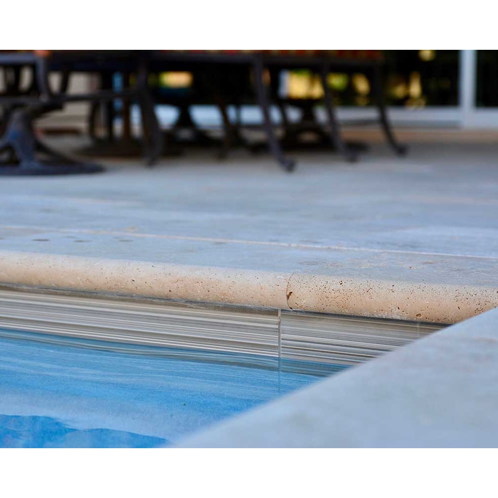 Lire la suite à propos de l’article Margelles en travertin : la renovation de ma piscine.