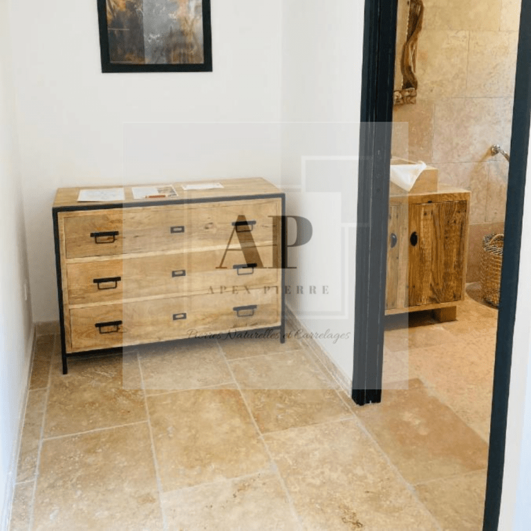 Lire la suite à propos de l’article Pourquoi le travertin a-t-il des trous ?