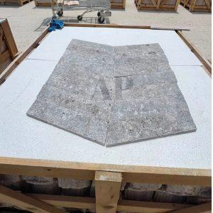 Travertin 1er choix gris / silver en point de Hongrie – vendu au m2